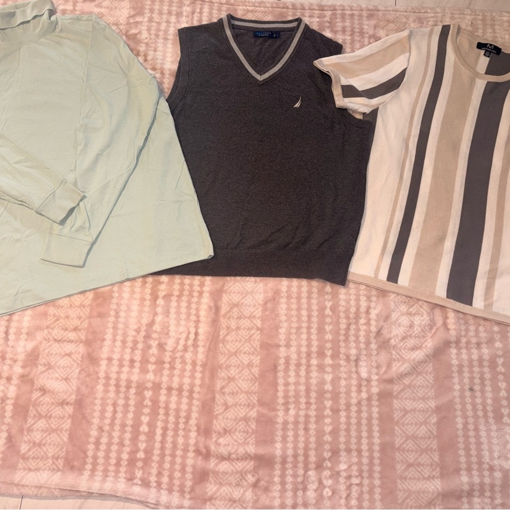 (3x$13) Bundle of 3 men's shirts